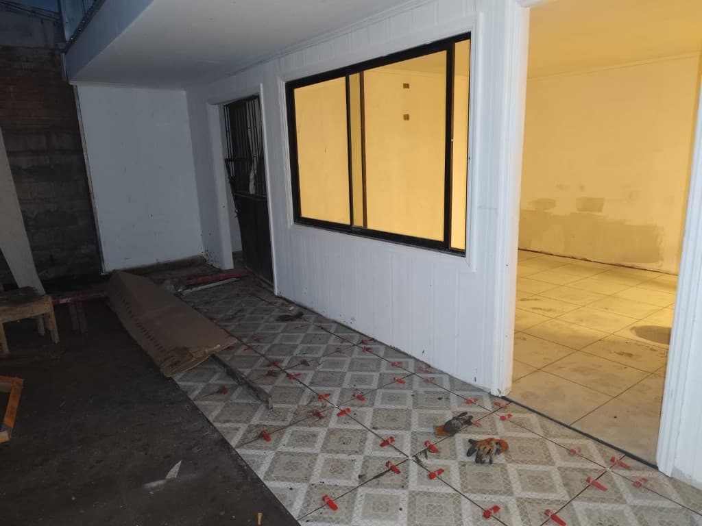 Instalación de cerámicos en piso